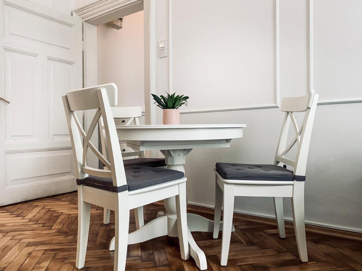 Beautiful Apartment With Two Rooms, Cracow Old Town كراكوفيا المظهر الخارجي الصورة