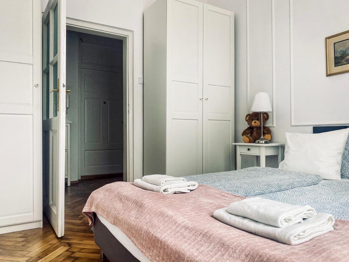 Beautiful Apartment With Two Rooms, Cracow Old Town كراكوفيا المظهر الخارجي الصورة