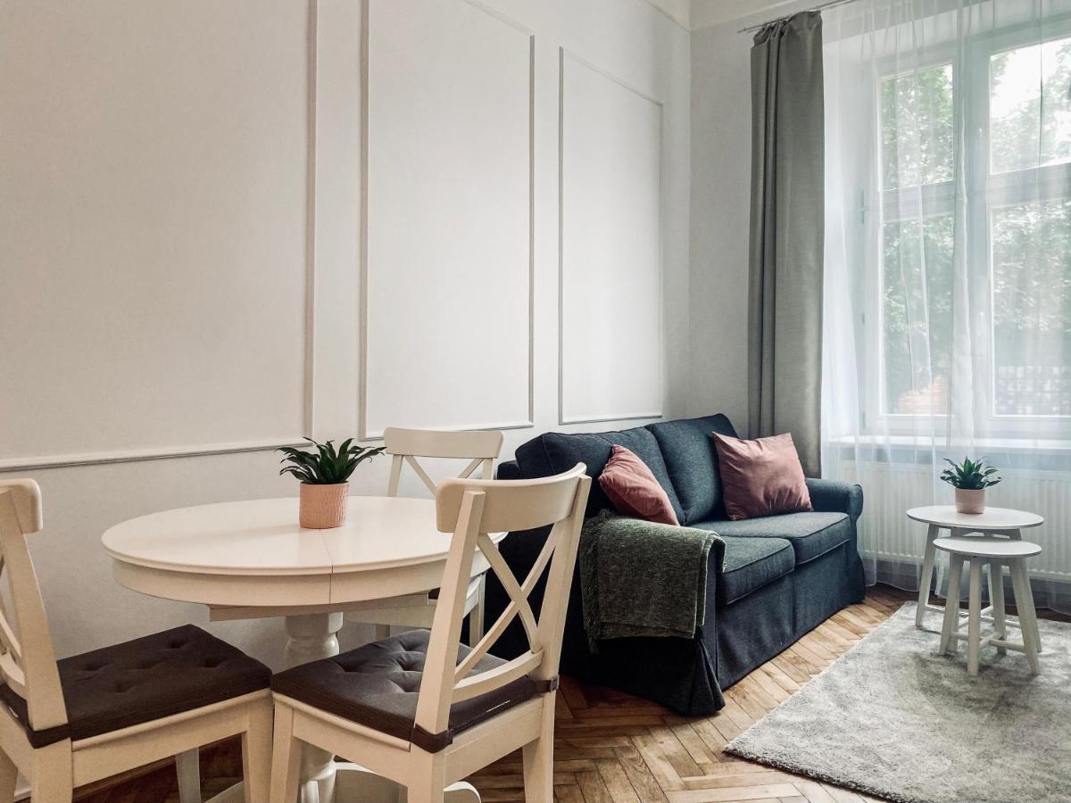 Beautiful Apartment With Two Rooms, Cracow Old Town كراكوفيا المظهر الخارجي الصورة